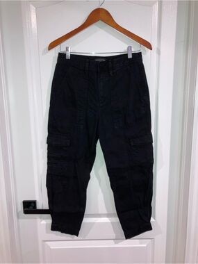 Banana Republic Black Denim Cargo Capri Pants - size 2 Petite